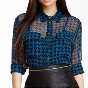Equipment Femme Silk Blouse Sz XS Blue Houndstooth Long Sleeve